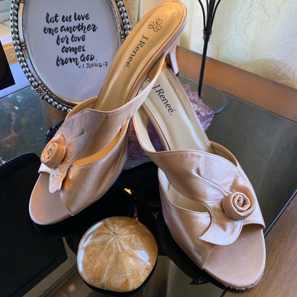 J Renee “Joslin” Pearl Satin Slide Shoe (Peach)